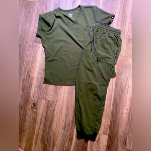 Beyond Scrubs Olive Set Size L